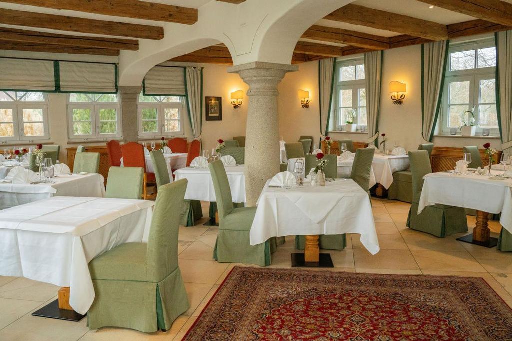 Gut Altholz Landhotel Und Restaurant Hutter Plattling Εξωτερικό φωτογραφία